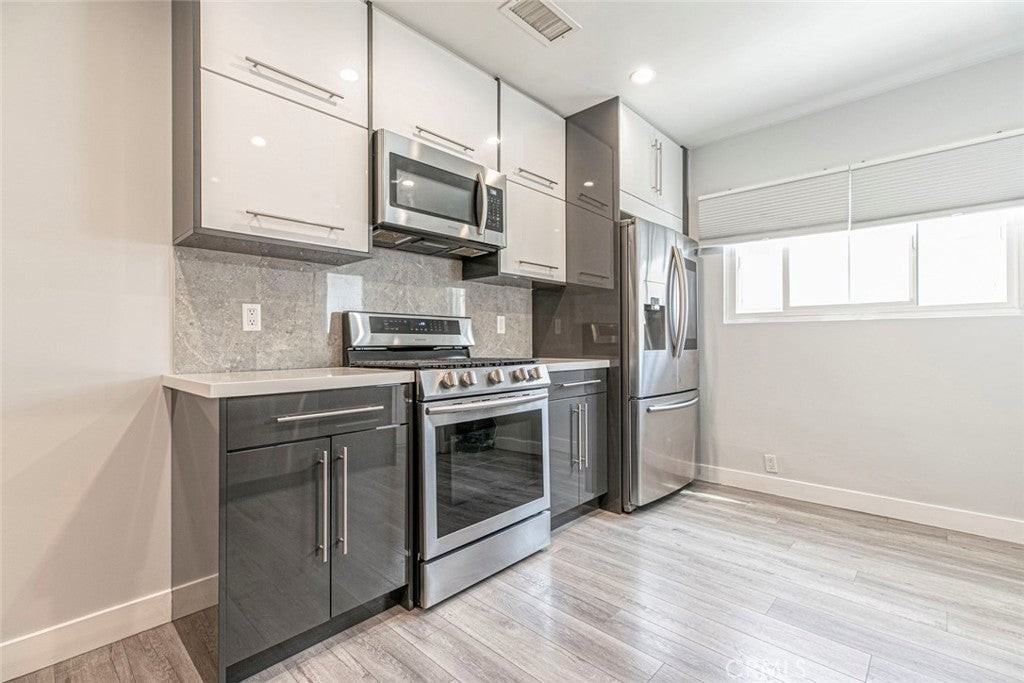 1527 N Screenland Dr - Photo 7 of 18