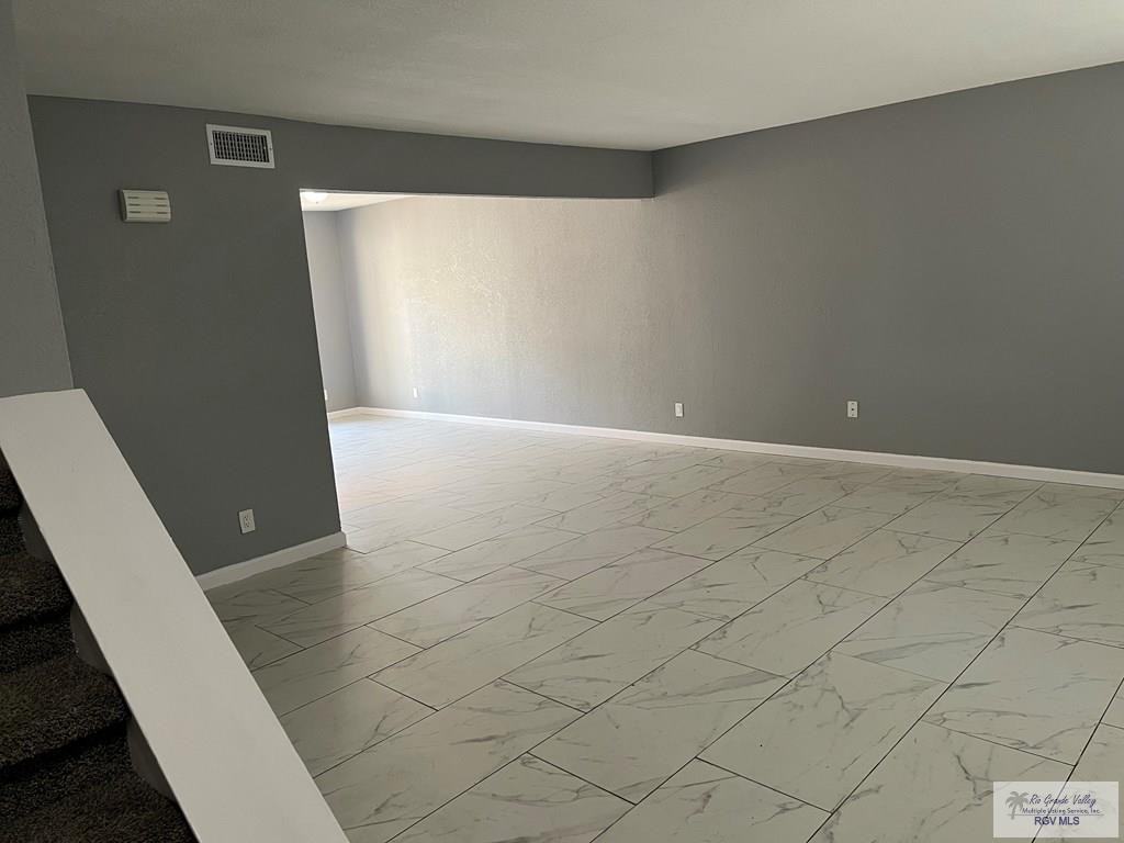 544 Galveston Rd Apt A - Photo 3 of 17