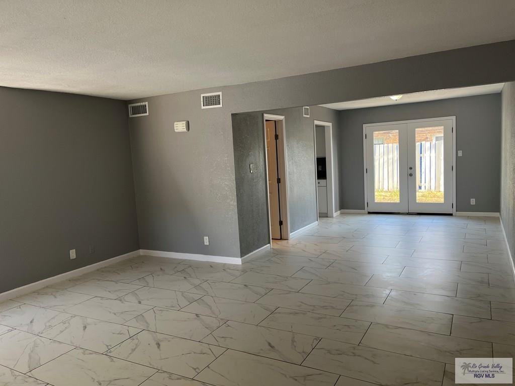 544 Galveston Rd Apt A - Photo 5 of 17