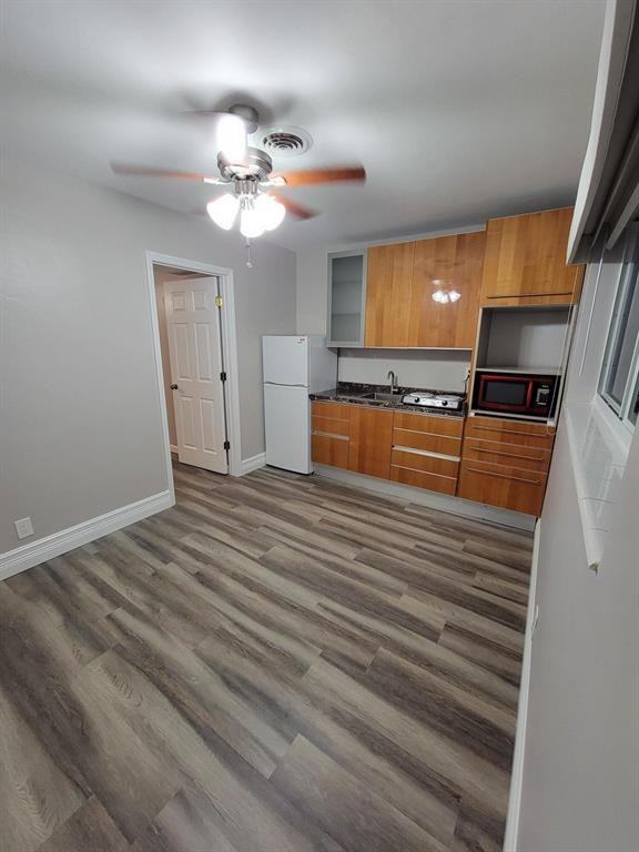 1611 Nw 63rd Ave - Photo 5 of 14