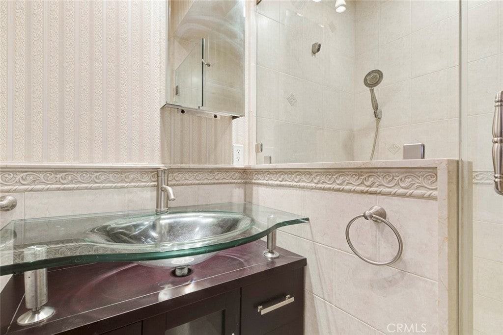 6641 Agnes Ave - Photo 7 of 9