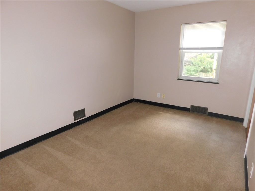 600 Hadley Ave ##3 - Photo 6 of 14