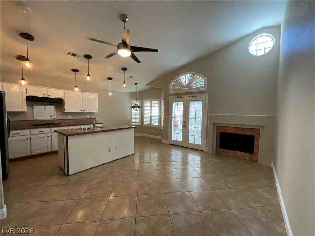 7937 Dover Shores Ave - Photo 3 of 14