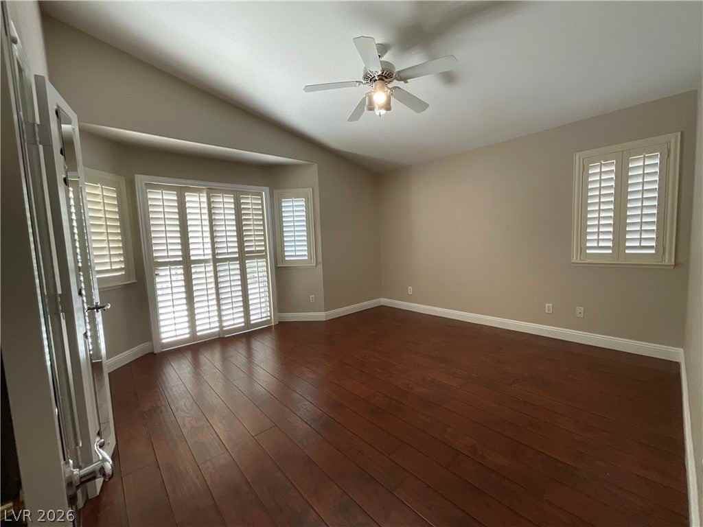 7937 Dover Shores Ave - Photo 5 of 14