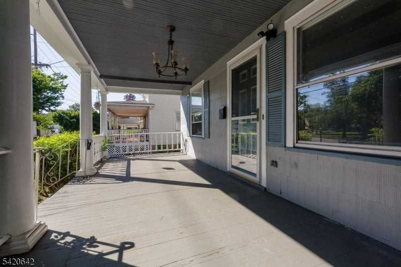 606 N Washington Ave - Photo 2 of 32