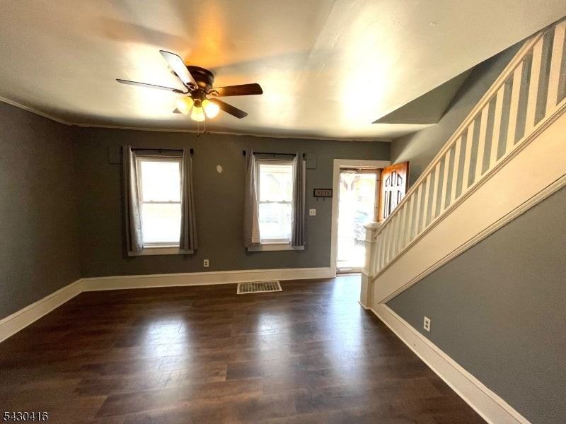 62 Lewis St - Photo 7 of 19