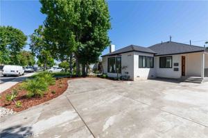 featured image of 8006 Glider Ave