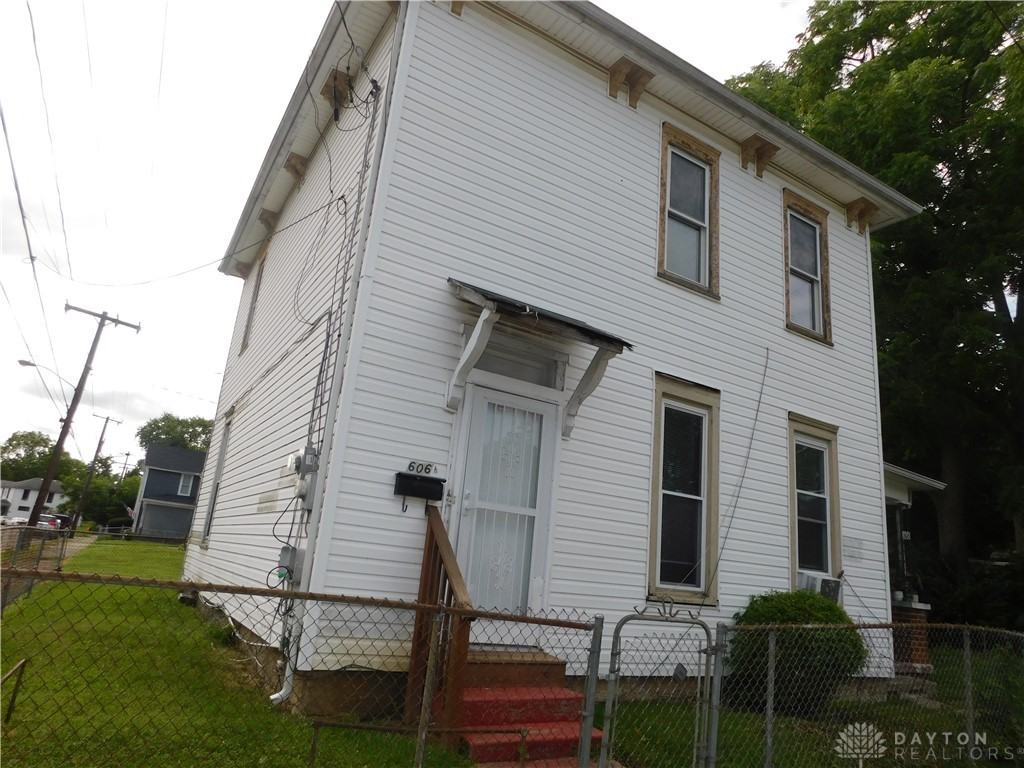 606 1/2 Mason St - Photo 2 of 10