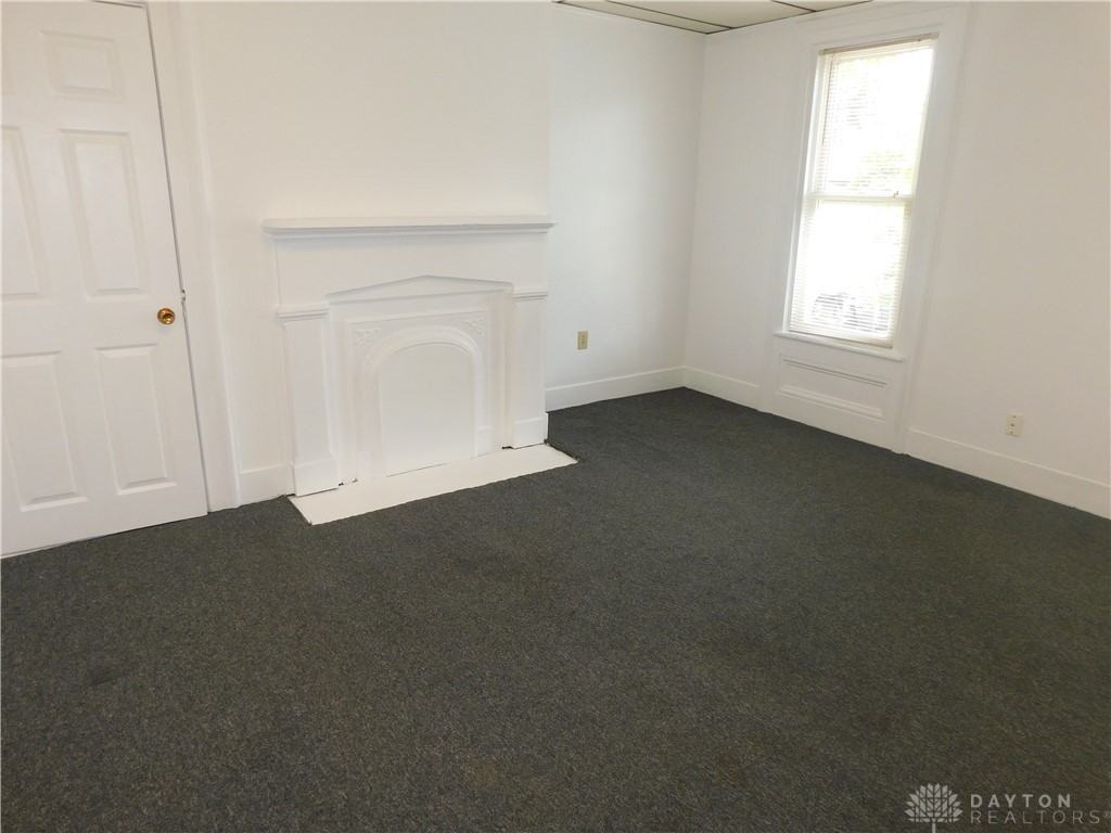 606 1/2 Mason St - Photo 5 of 10