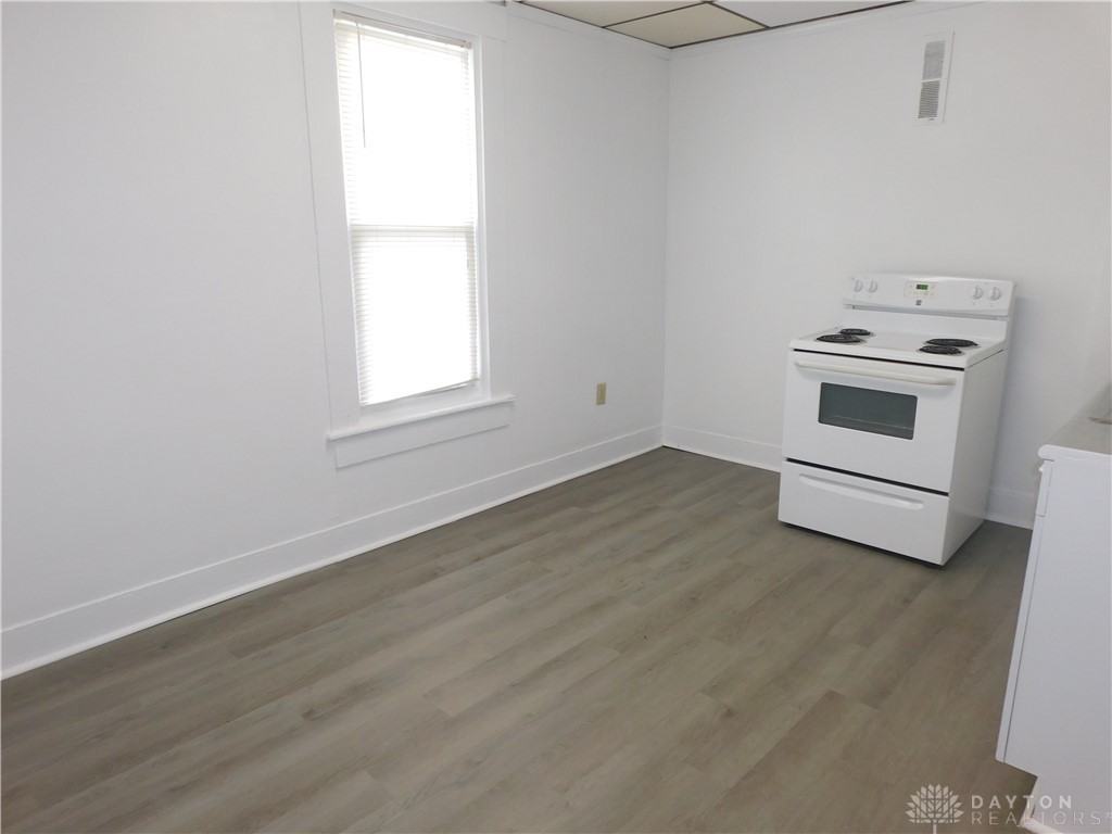 606 1/2 Mason St - Photo 7 of 10