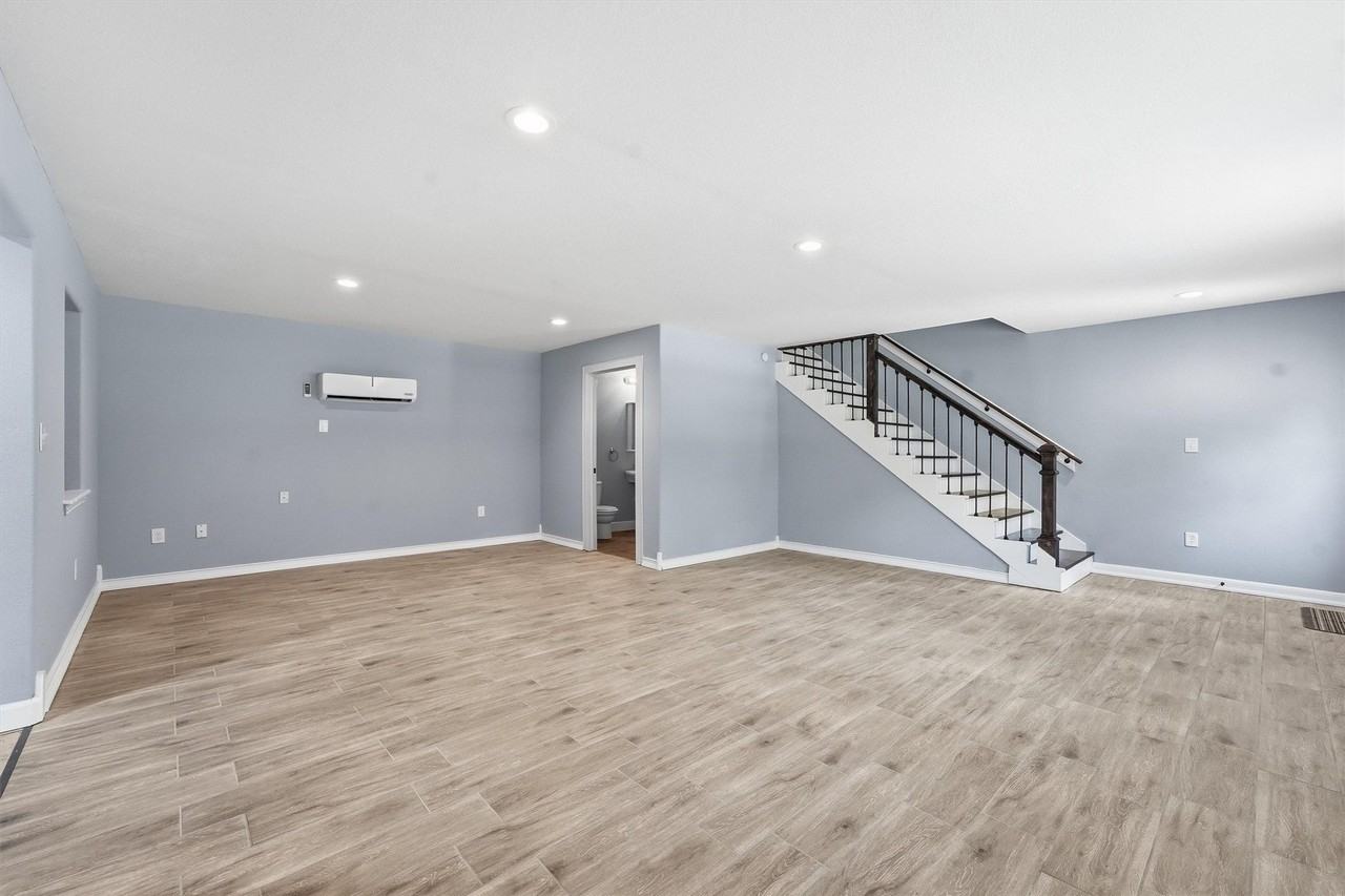 15621 Northland Dr - Photo 6 of 29