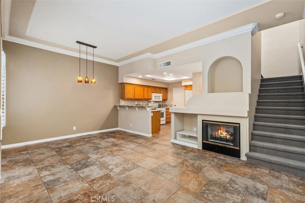 64 Mission Ct - Photo 2 of 44