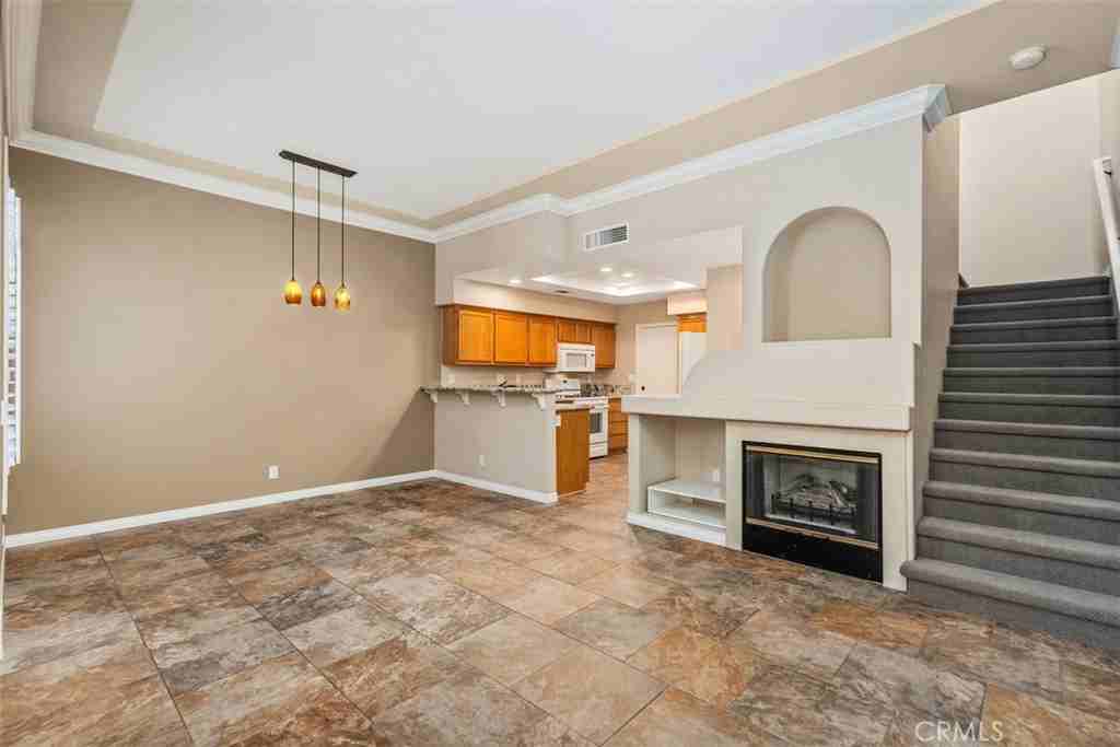 64 Mission Ct - Photo 4 of 44