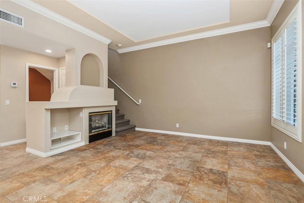 64 Mission Ct - Photo 6 of 44