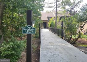 featured image of 44759 Woodlake Ct