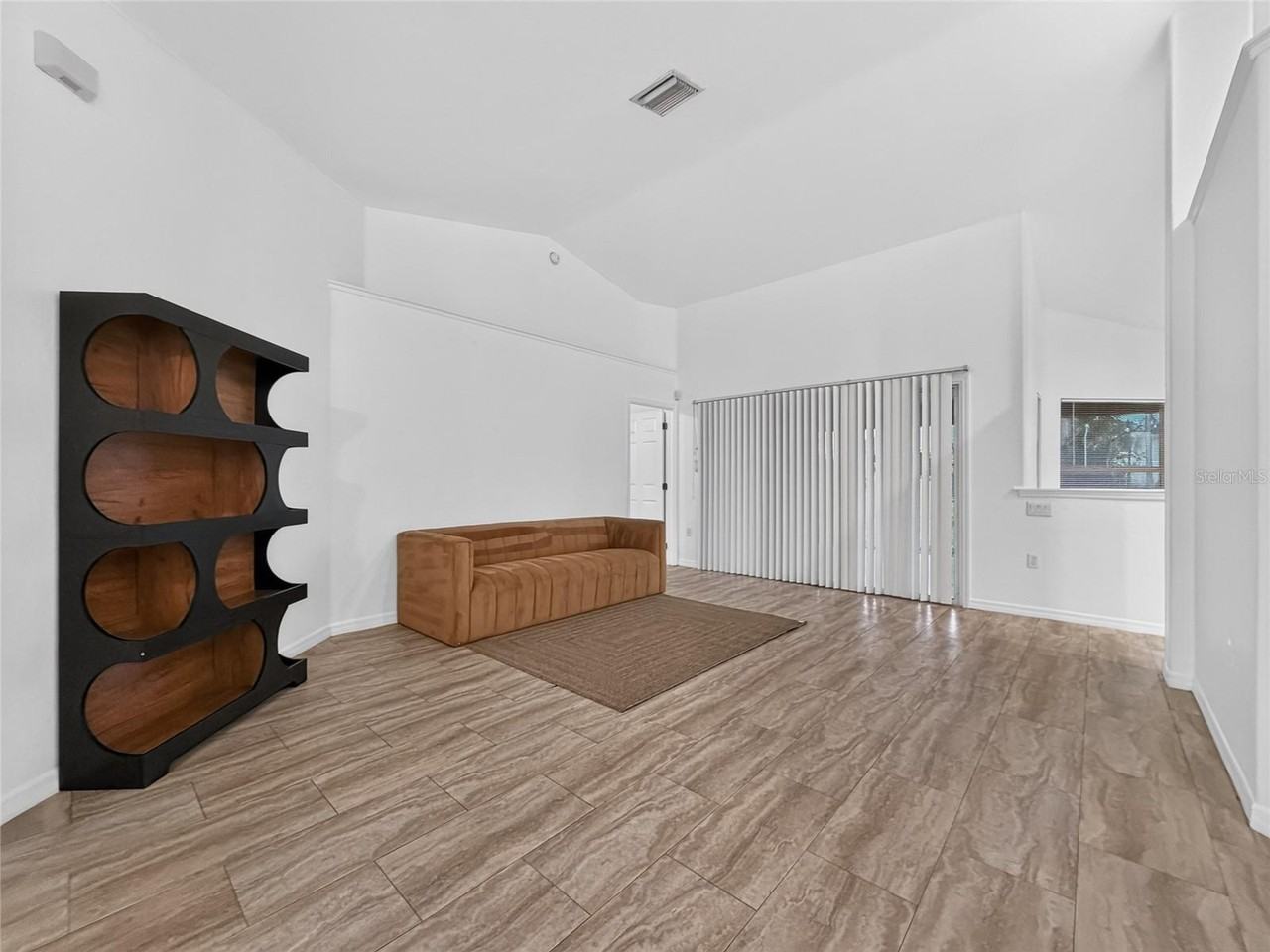 13405 Sw 86th Ave - Photo 4 of 34