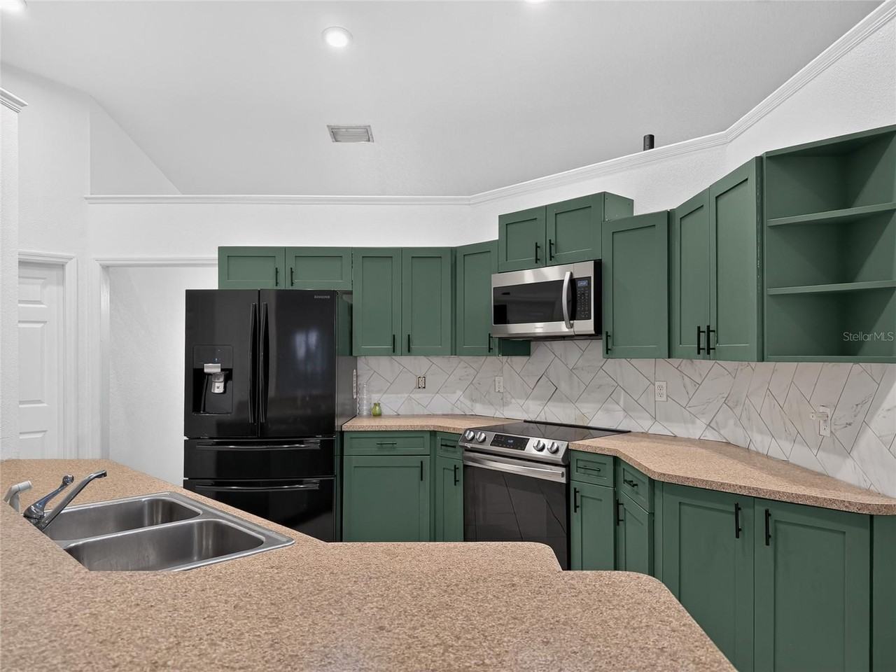 13405 Sw 86th Ave - Photo 5 of 34