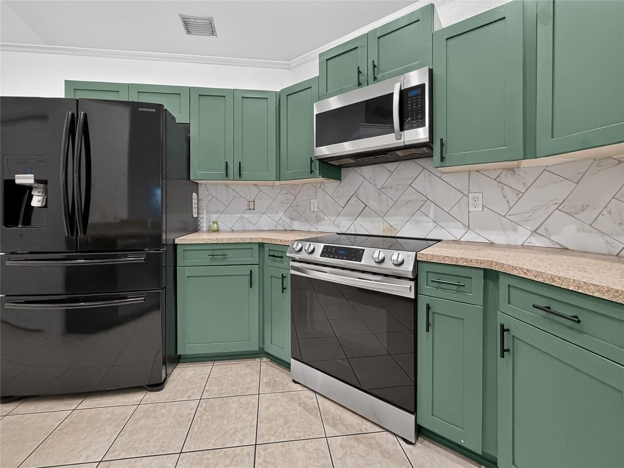 13405 Sw 86th Ave - Photo 6 of 34