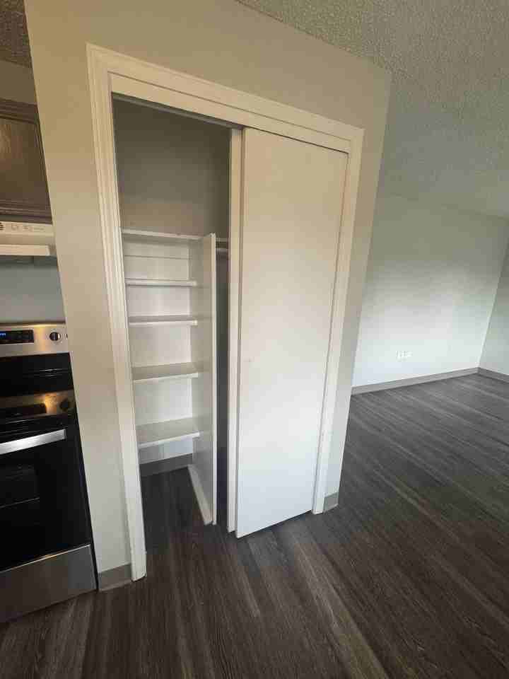 730 S Wilcox St #201 - Photo 3 of 7