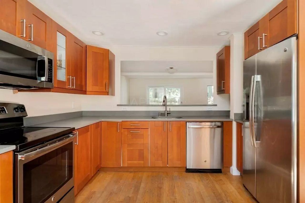 55 Waterhouse St - Photo 2 of 15