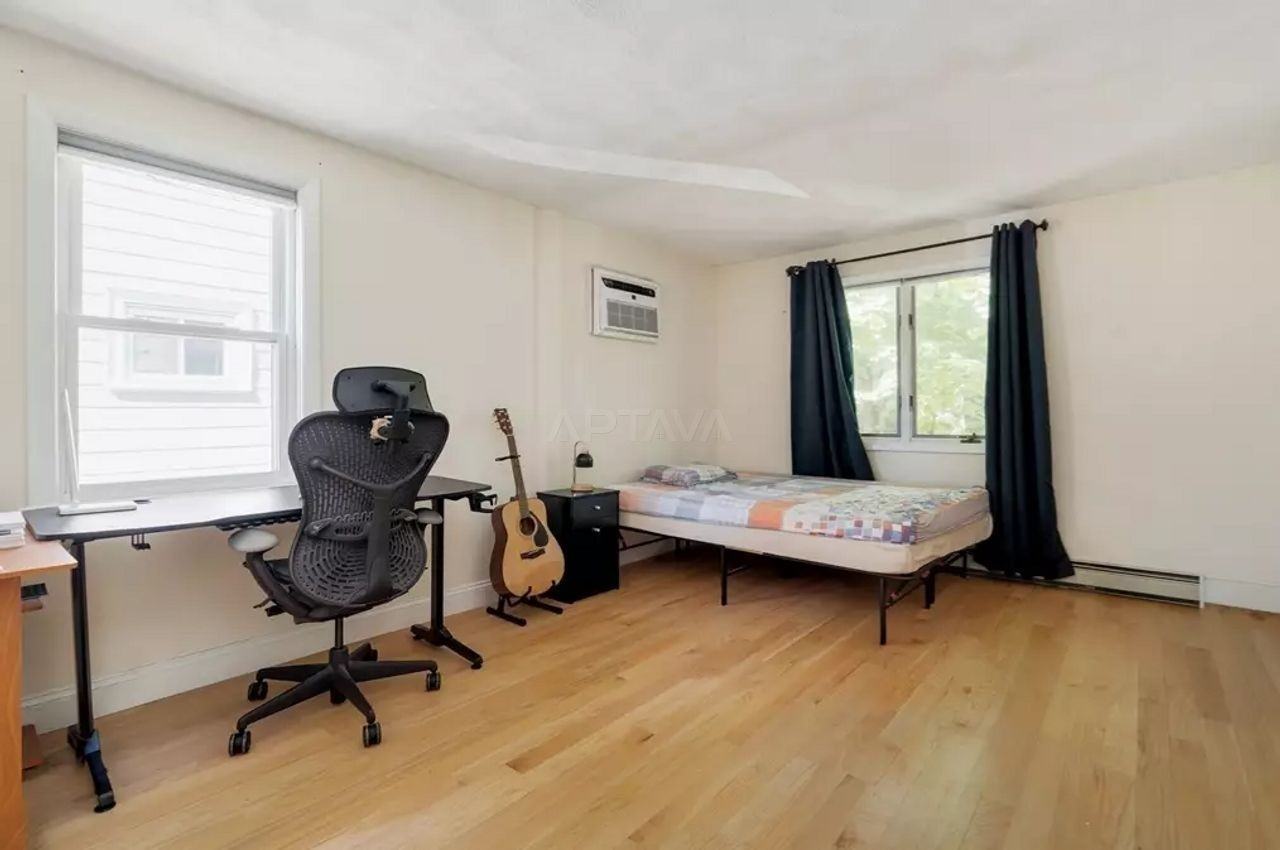 55 Waterhouse St - Photo 7 of 15