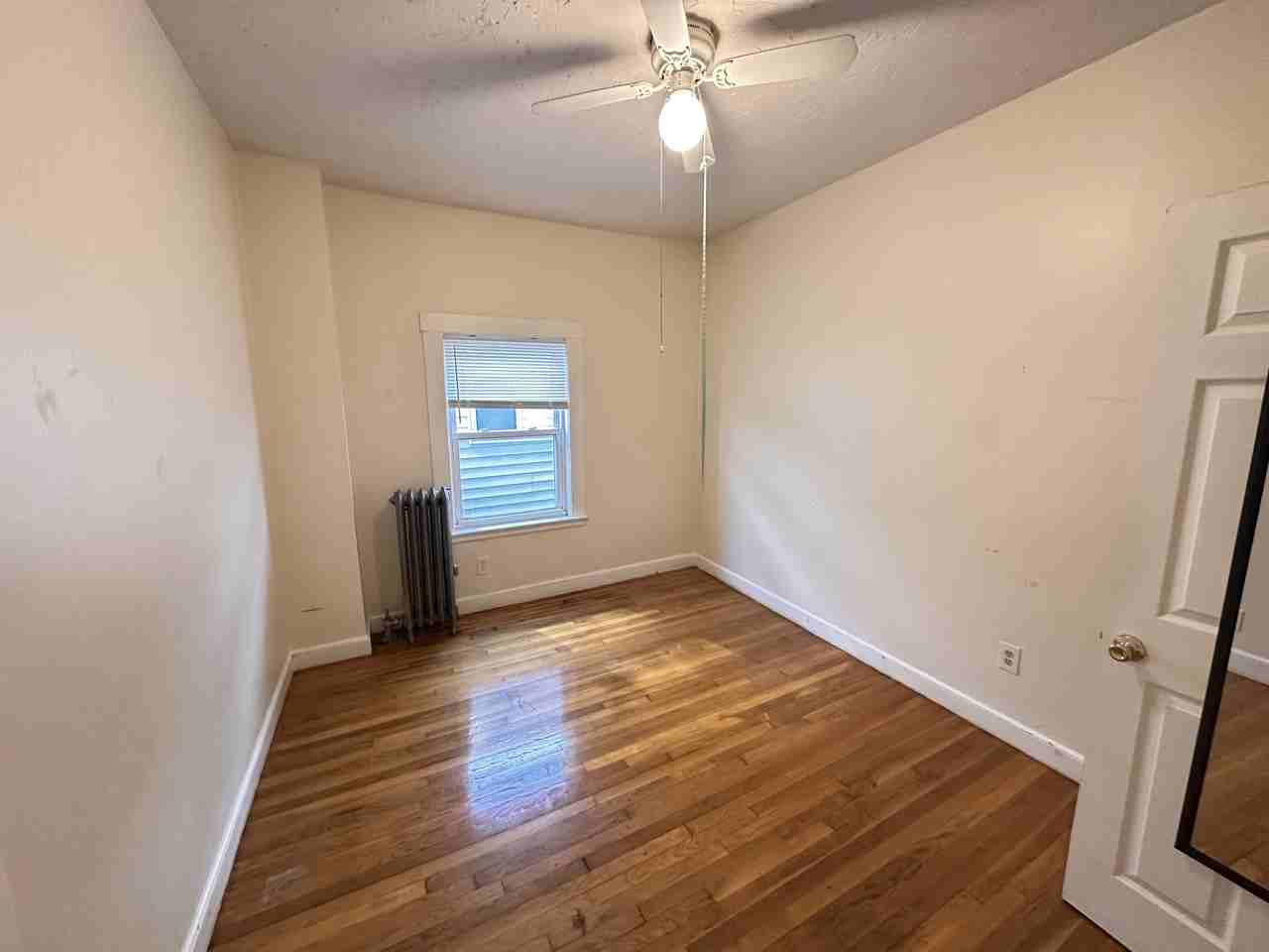 142 Pearl St #1R