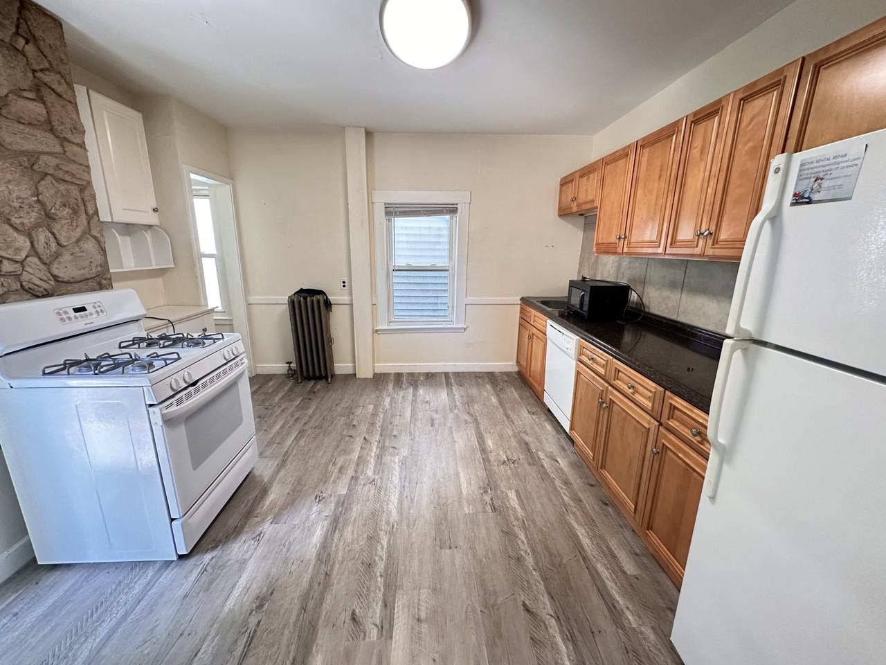 142 Pearl St #1R - Photo 3 of 5
