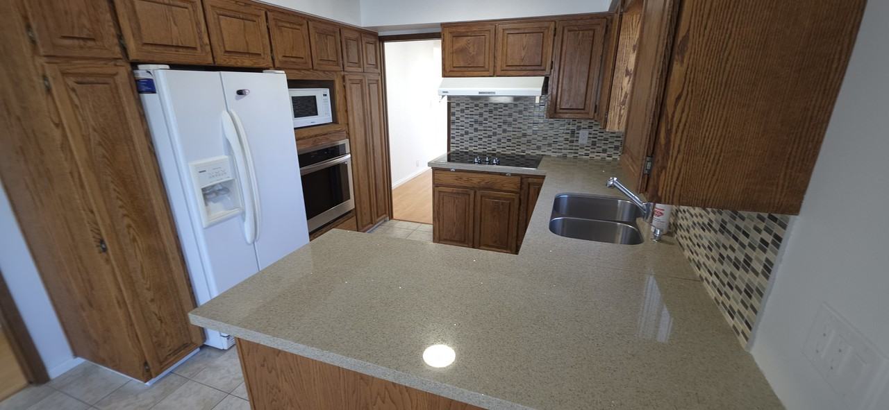 3551 Oxford St - Photo 4 of 16