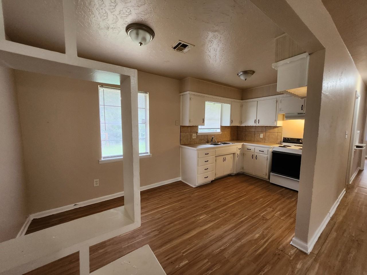 729 Hedge Dr #1 - Photo 4 of 9