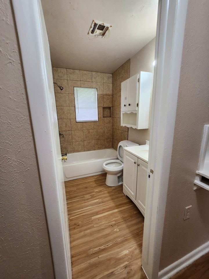 729 Hedge Dr #1 - Photo 5 of 9