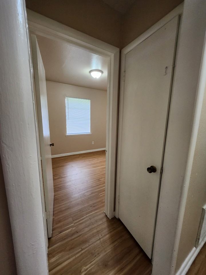729 Hedge Dr #1 - Photo 6 of 9