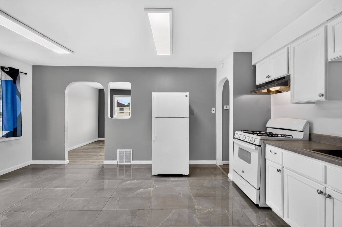 6006 Cascade Dr - Photo 3 of 28