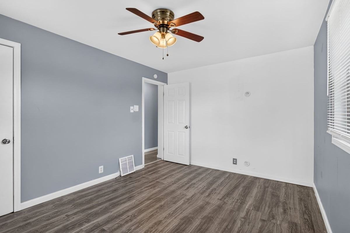 6006 Cascade Dr - Photo 4 of 28