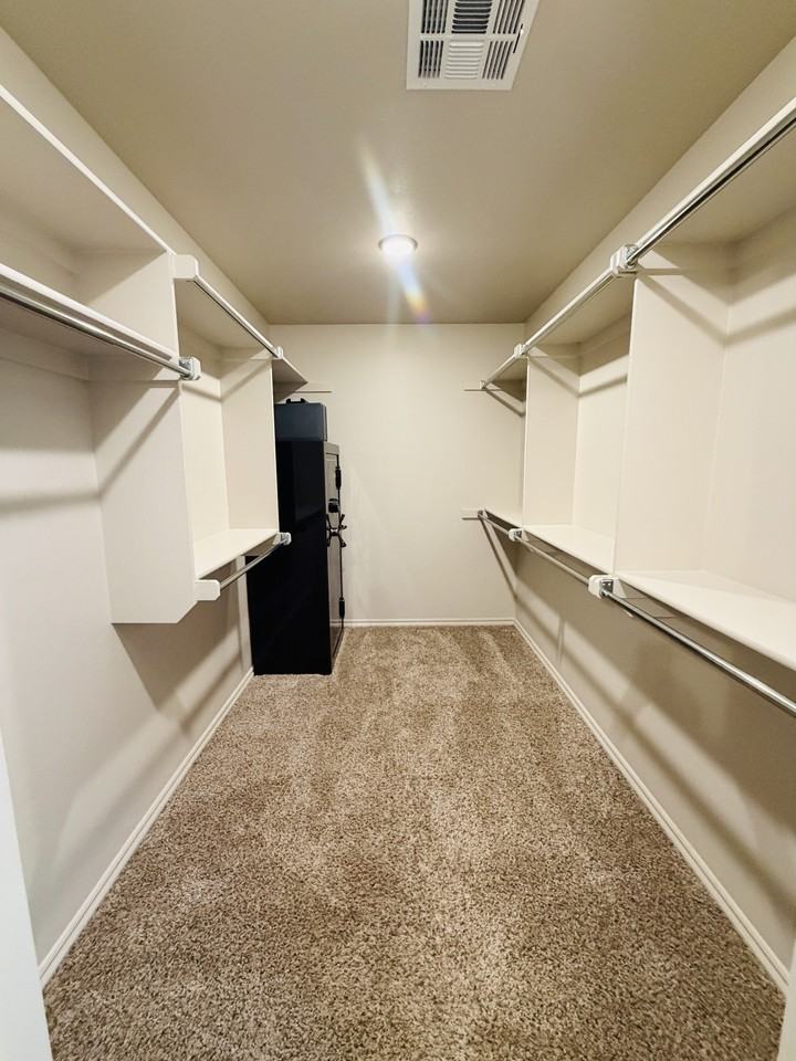465 Maple Dr #1 - Photo 7 of 10