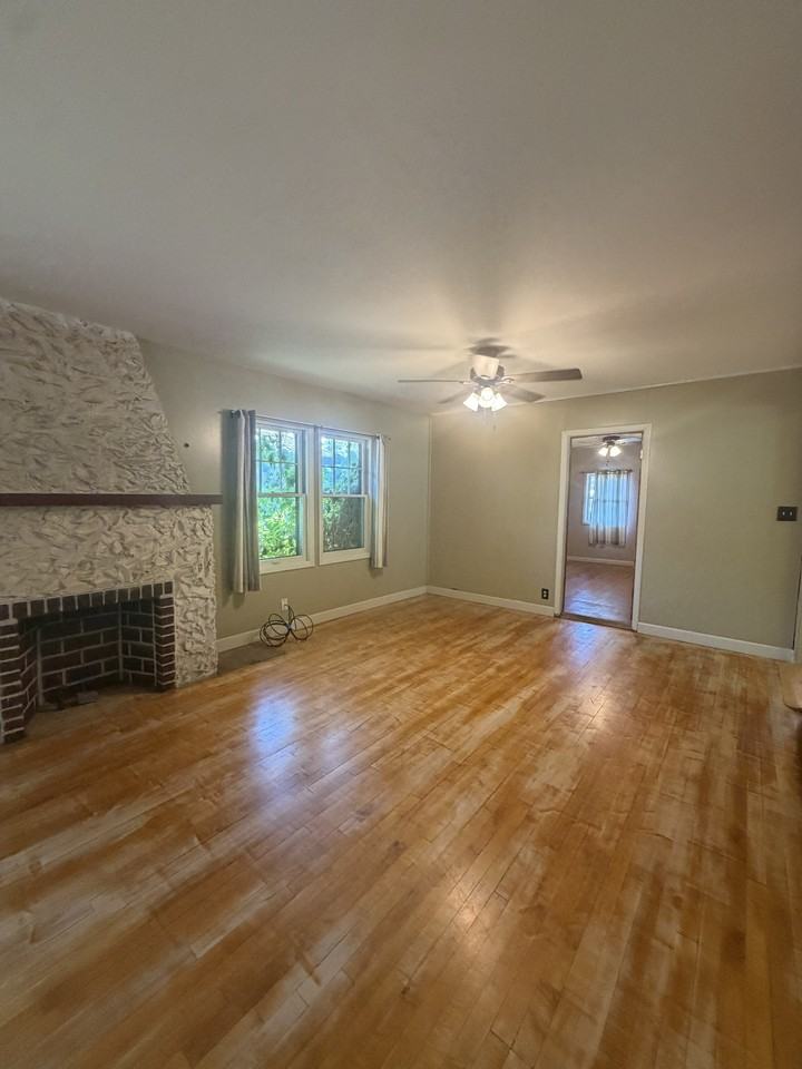 212 Alderson Ave #1 - Photo 6 of 16