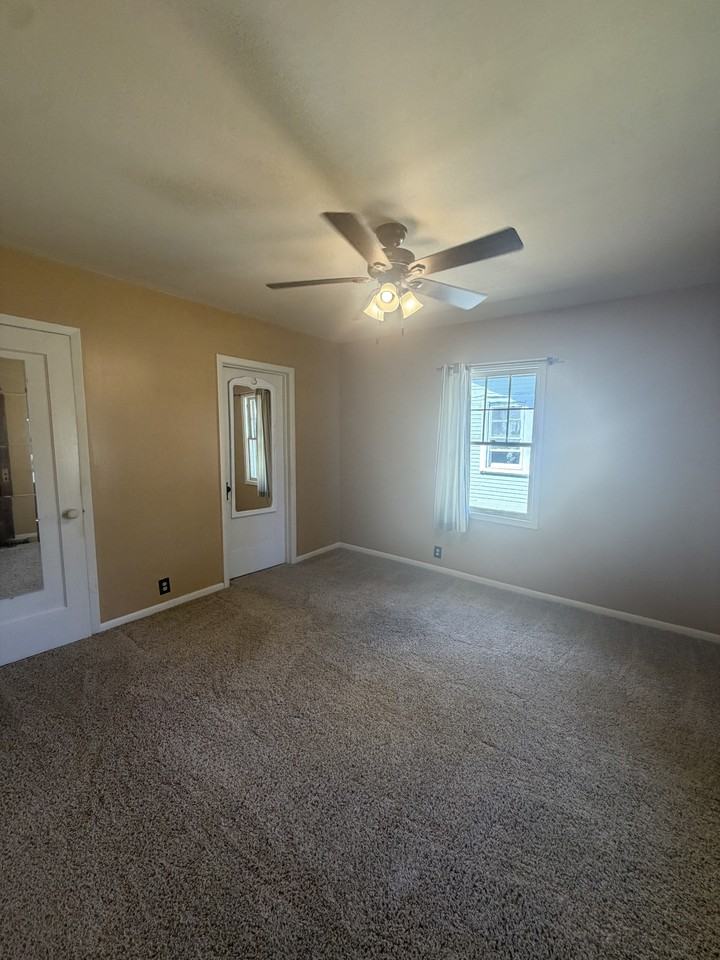 212 Alderson Ave #1 - Photo 7 of 16