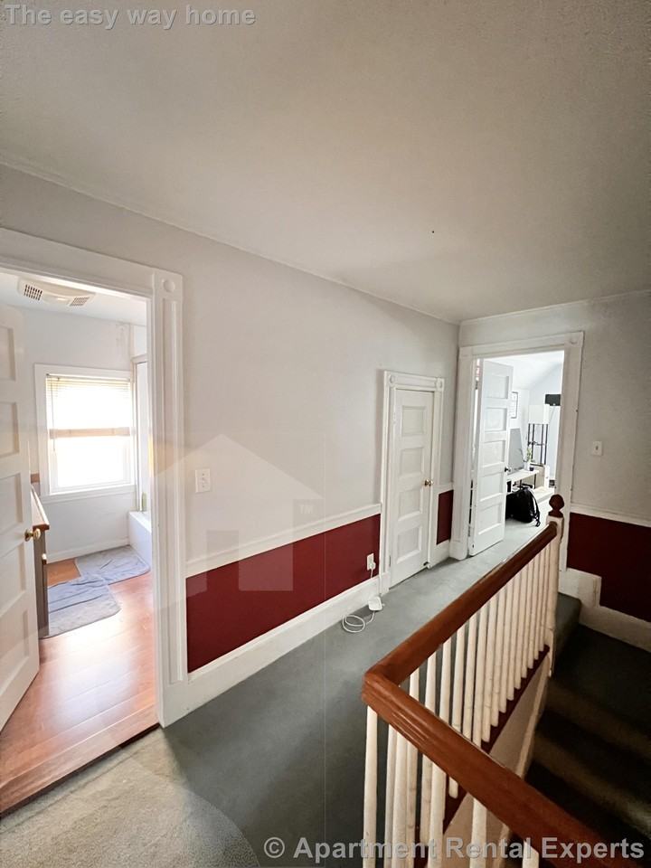 47 Rogers Ave - Photo 4 of 27