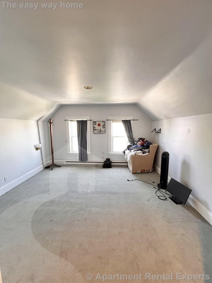 47 Rogers Ave - Photo 7 of 27
