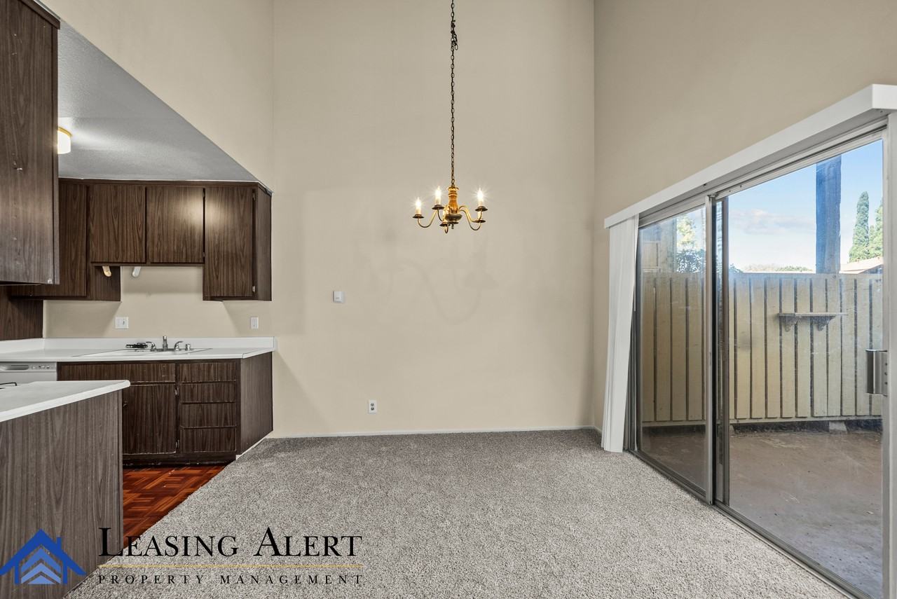2652 Phipps Ave #D - Photo 6 of 13