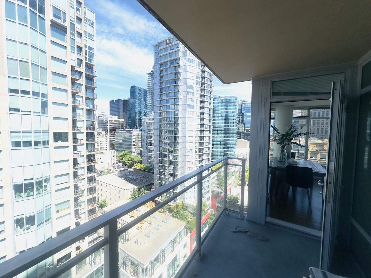 2103-888 Homer Street, Vancouver - Photo 6 of 9