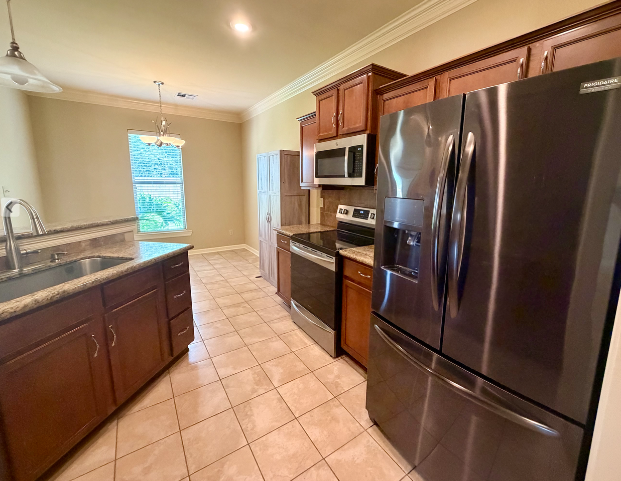 212 Chevalier Blvd #1 - Photo 5 of 9