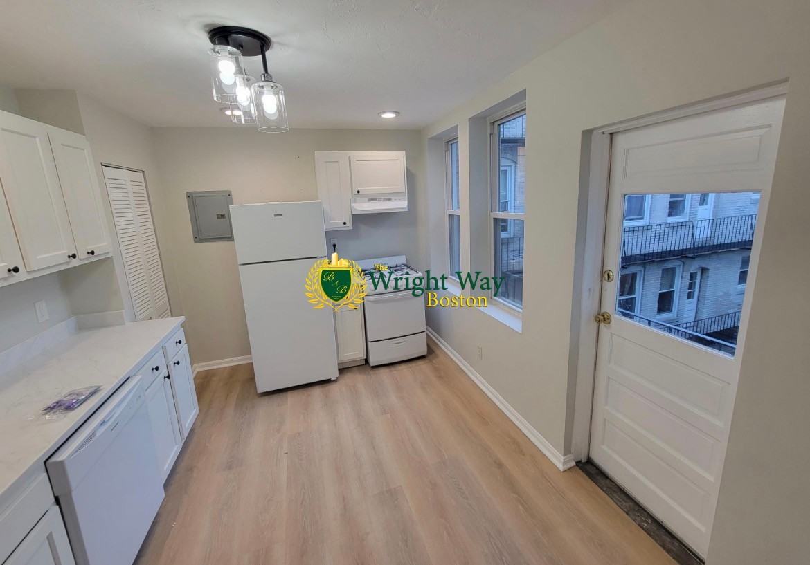 227 Hanover St #11DW