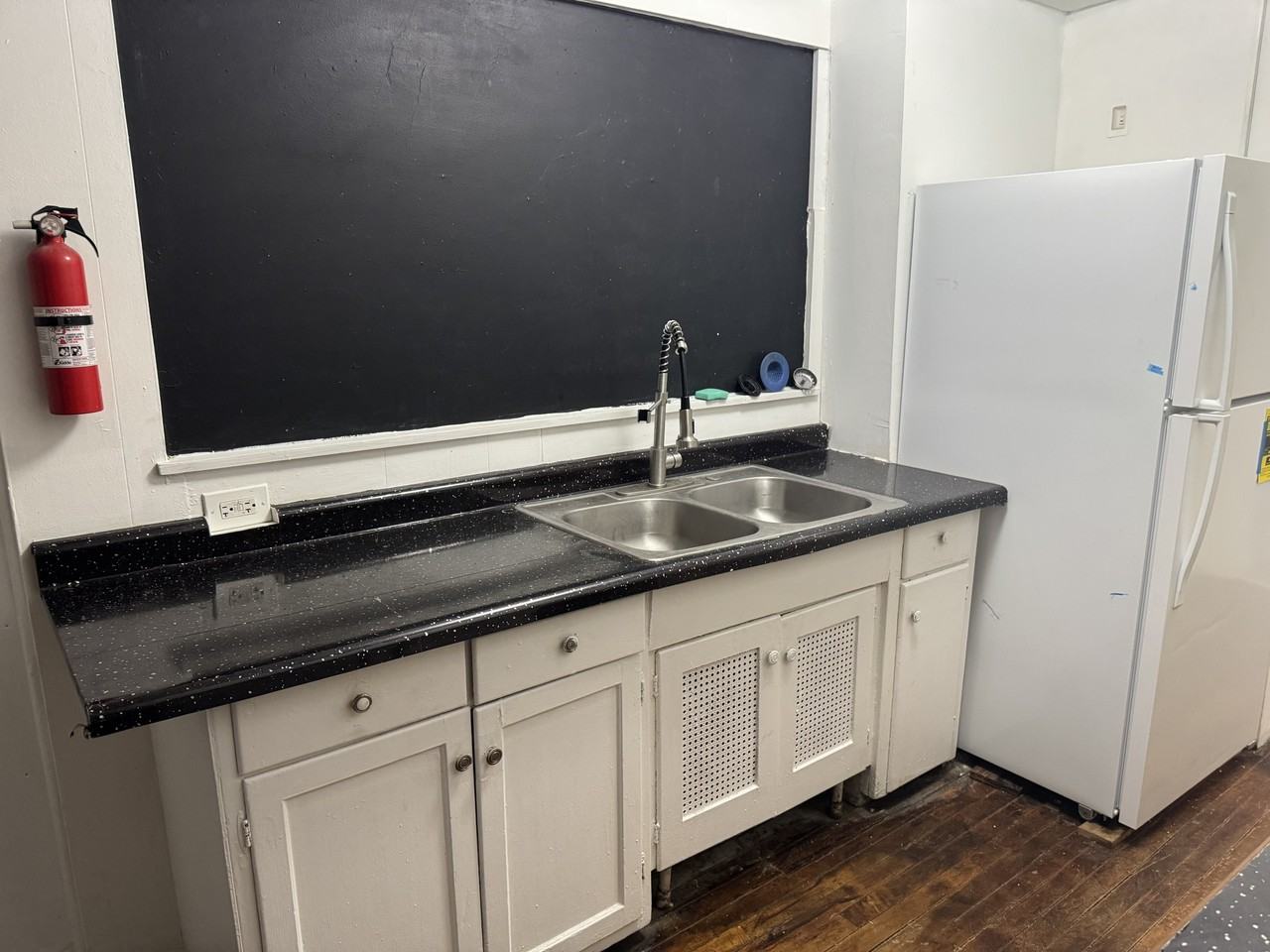909 N Capitol Ave #2 - Photo 4 of 7