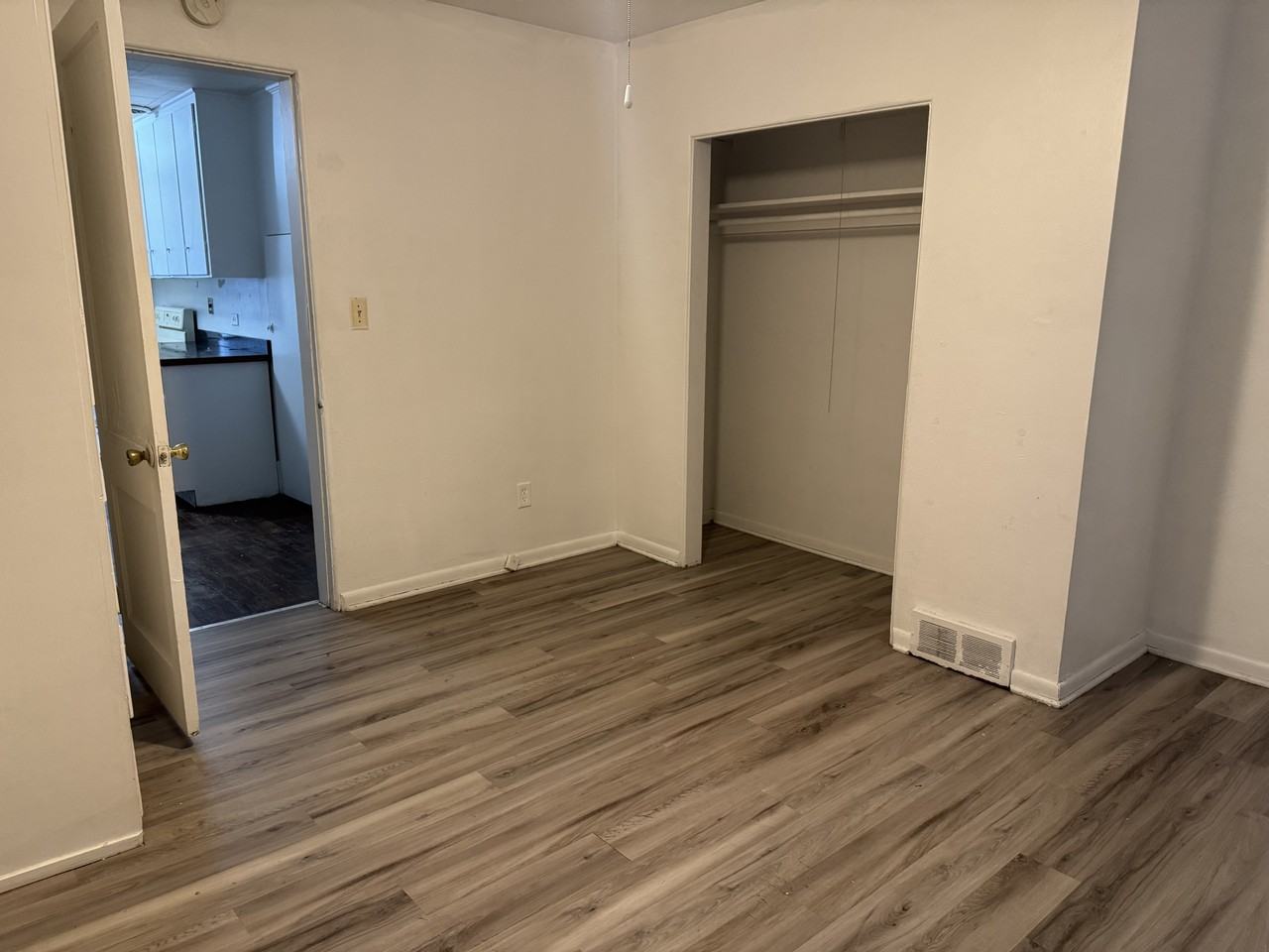 909 N Capitol Ave #2 - Photo 6 of 7