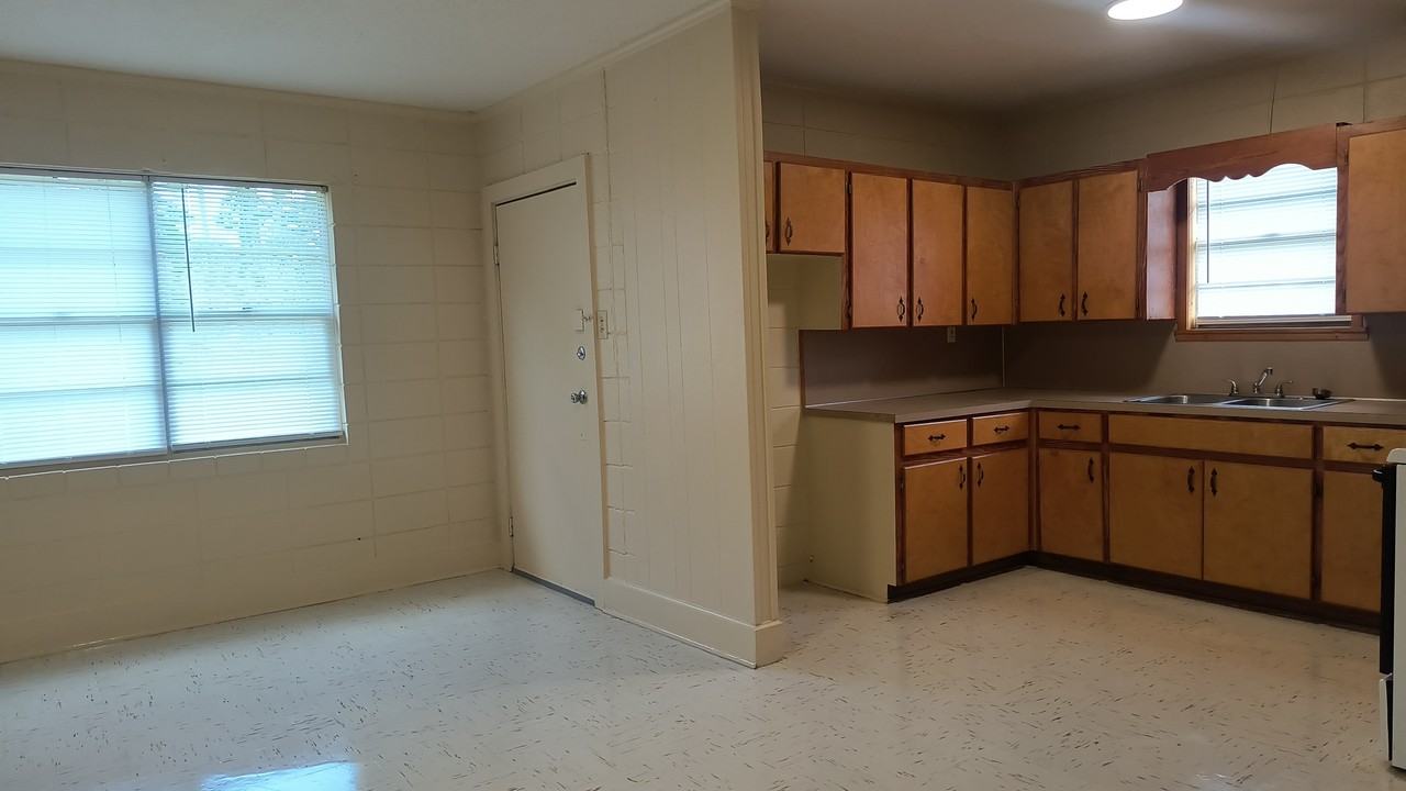3008 S Holly St #3008 - Photo 2 of 8