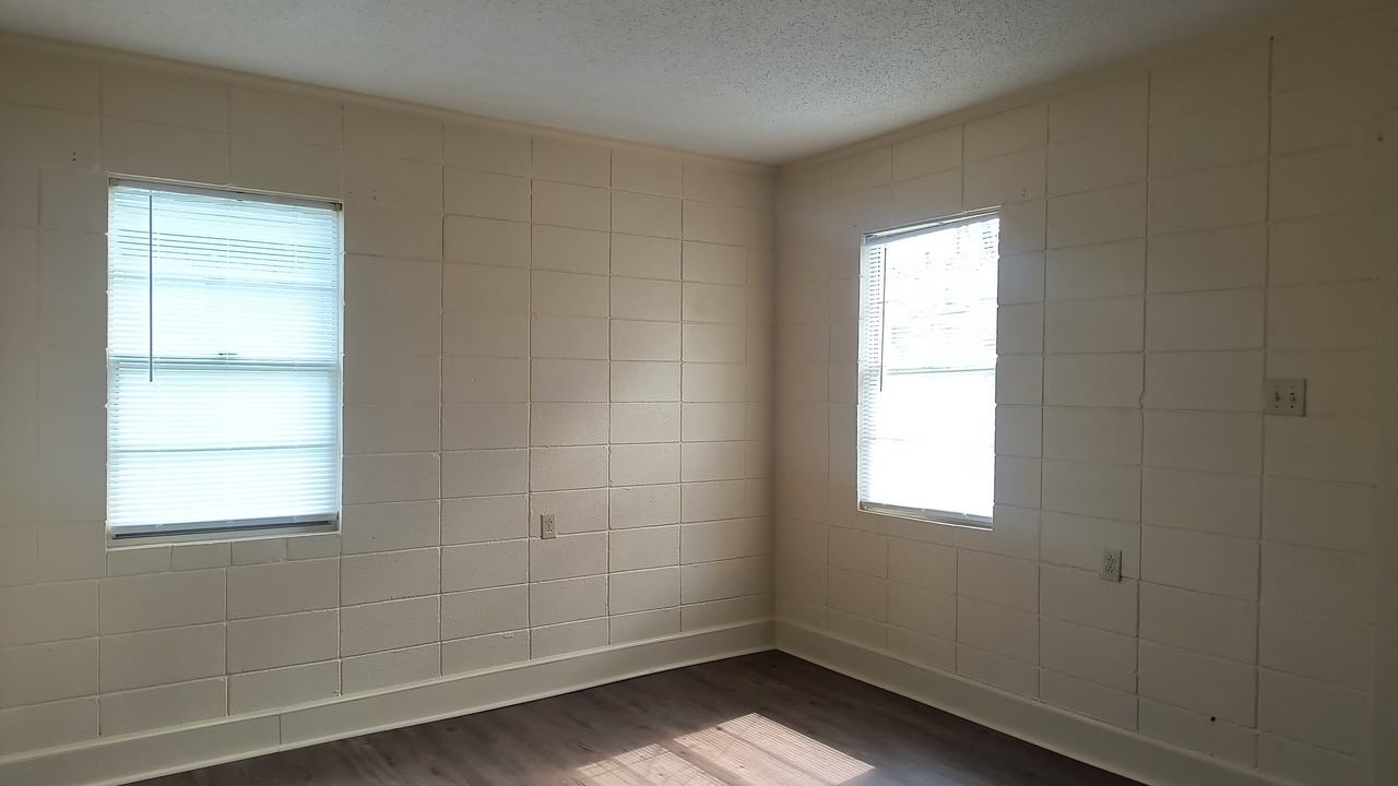 3008 S Holly St #3008 - Photo 6 of 8