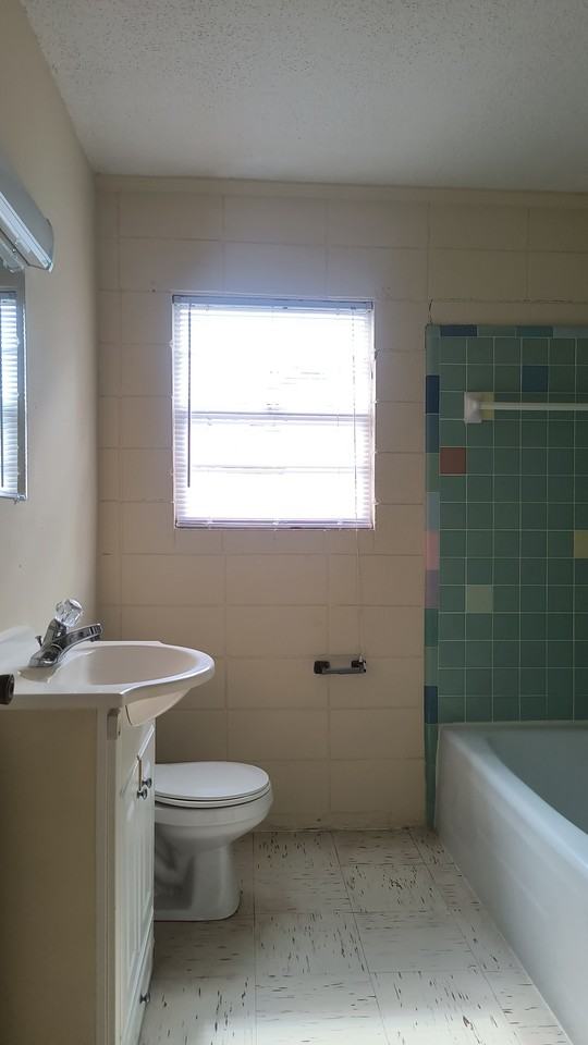 3008 S Holly St #3008 - Photo 7 of 8