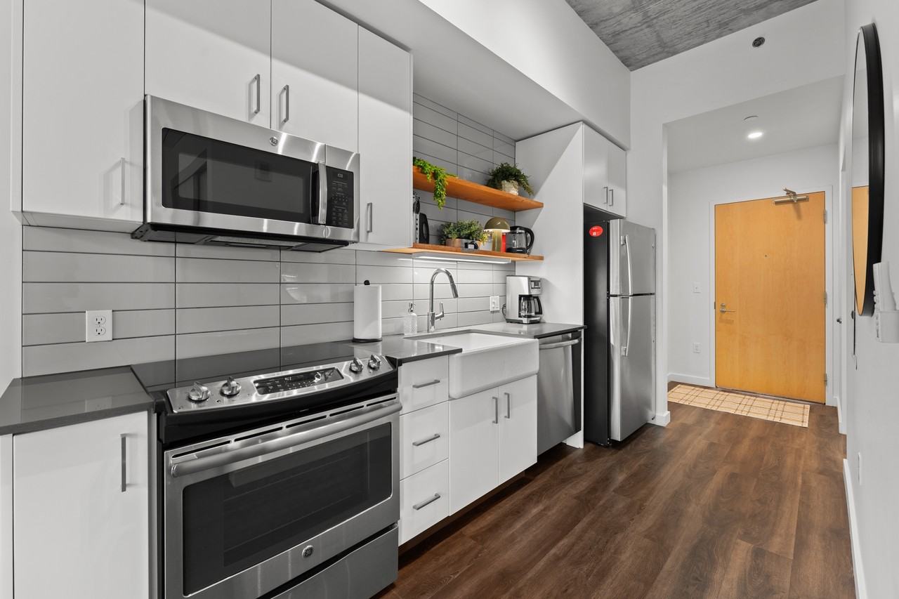 135 Northwest 9th Avenue - 1Unit 309 #1 - Photo 7 of 42