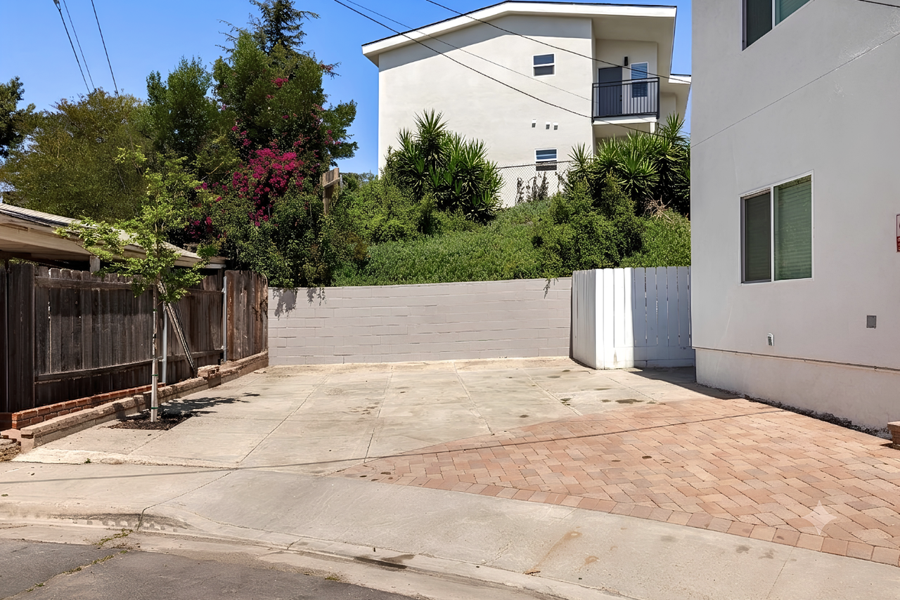 6406 Shane Pl #6406 - Photo 6 of 40