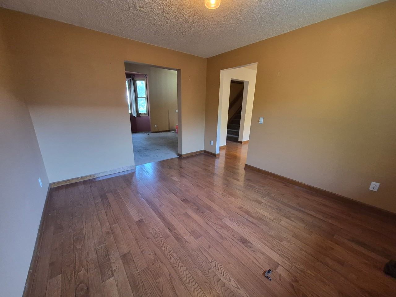 4272 Kingsbury Dr #1 - Photo 4 of 12